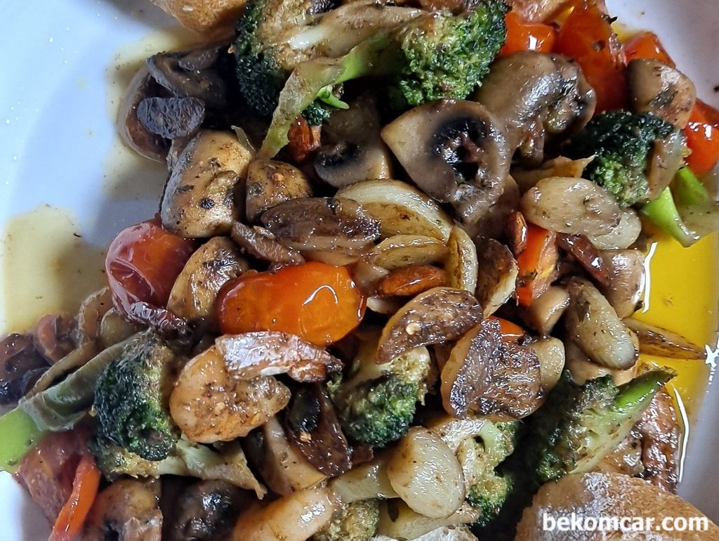 저녁식사, 항상고맙게 맛있게 식사를 한다|bekomcar.com