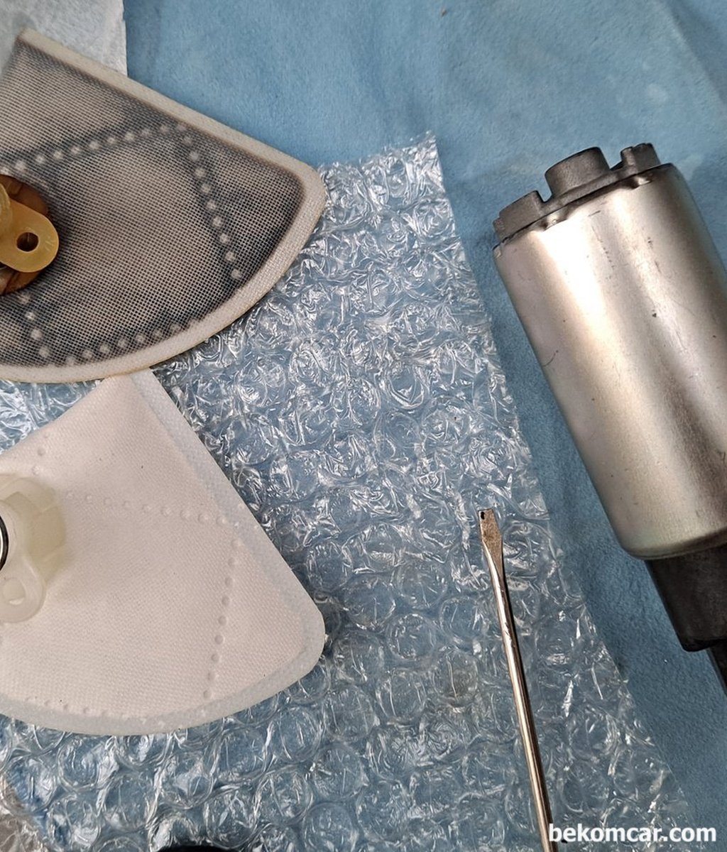 What is the 'strainer' in the fuel pump assembly?|bekomcar.com