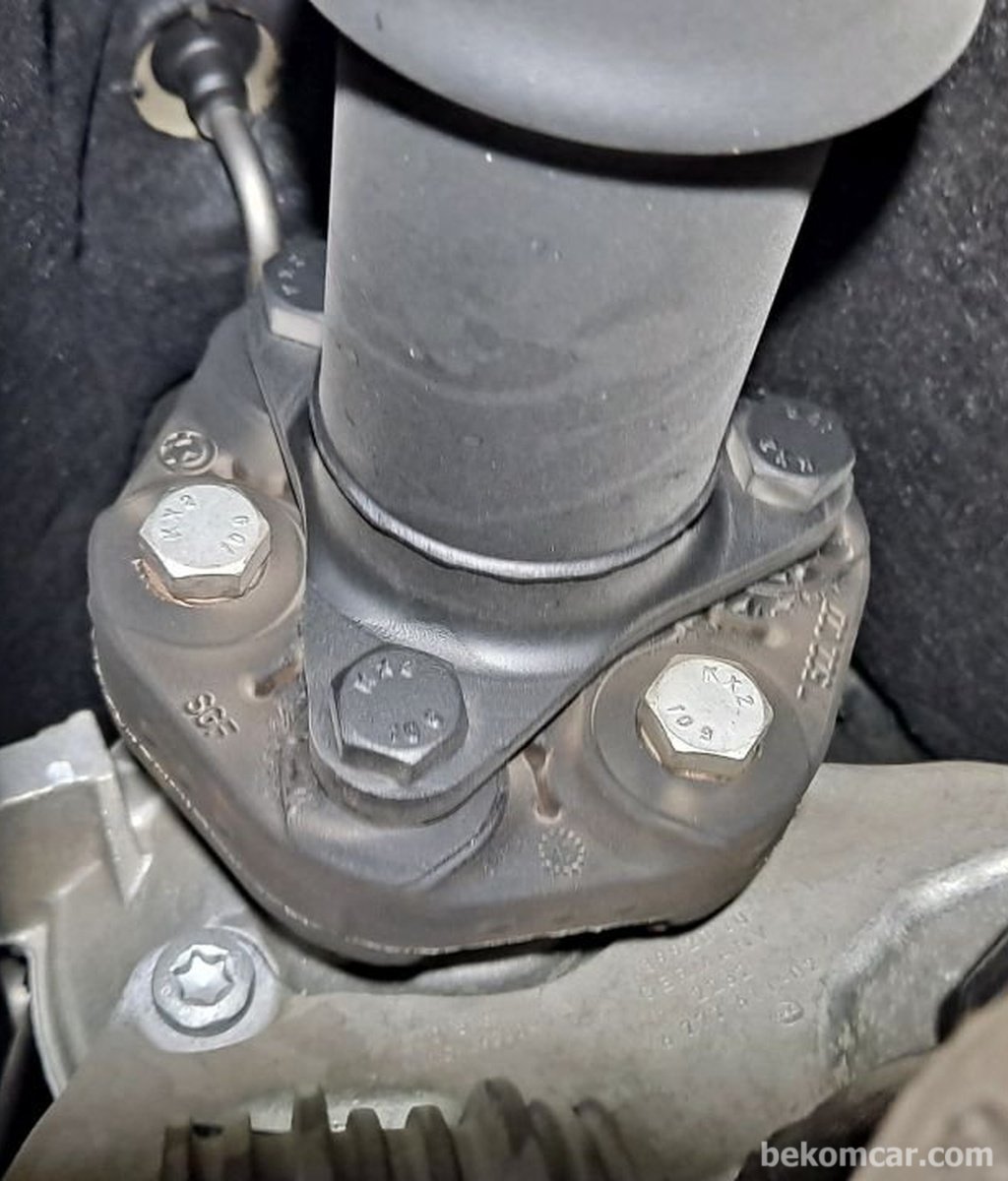 중고차구매점검, 하체점검중 유조인트 (Universal Joint)로 흔히 연탄이라는것 상태파악|بيكومكار  (bekomcar)