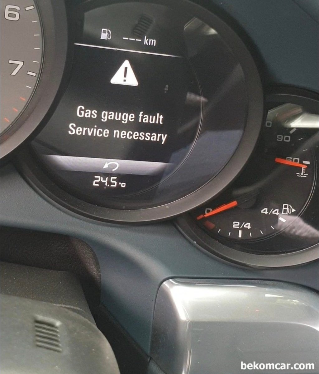 17년 포르쉐 911 약 37,000km정도인데 Gas Gauge fault. Service Necessary 라는 경고문이 뜨네요. 왜 그럴까요?|贝科姆汽车 (bekomcar)