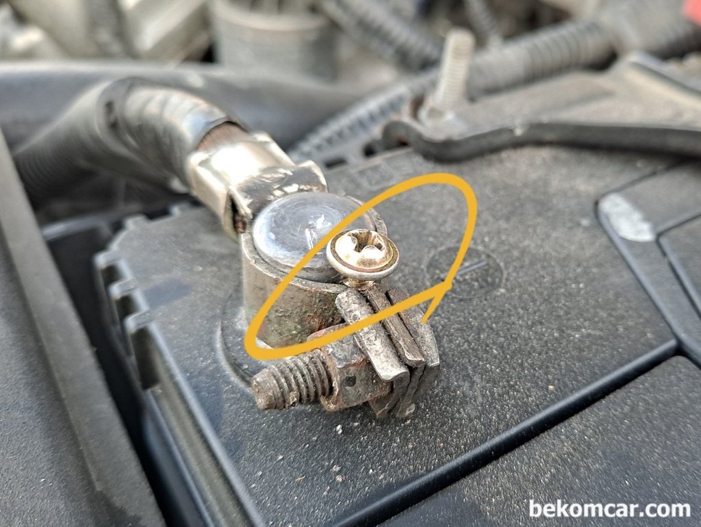 배터리 단자에 스크류 임시사용, 나중에 제대로 고쳐야|贝科姆汽车 (bekomcar)