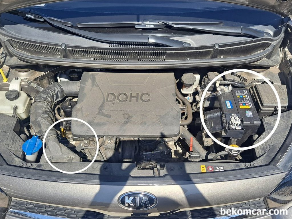 기아 모닝차량 엔진룸의 배터리와 알터네이터 위치|베콤카 (bekomcar.com)