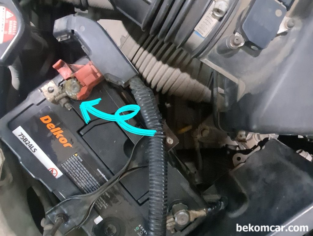 엔진룸 배터리상태등을 가끔씩 점검해보자|베콤카 (bekomcar.com)