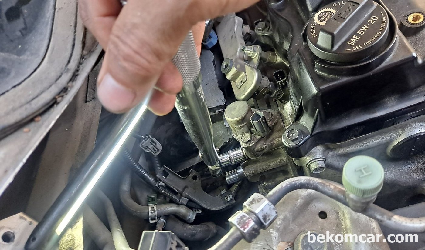 거스켓 있는곳은 항상 균등한 토크로 그리고 씹히지 않게 체결한다.|بيكومكار (bekomcar)
