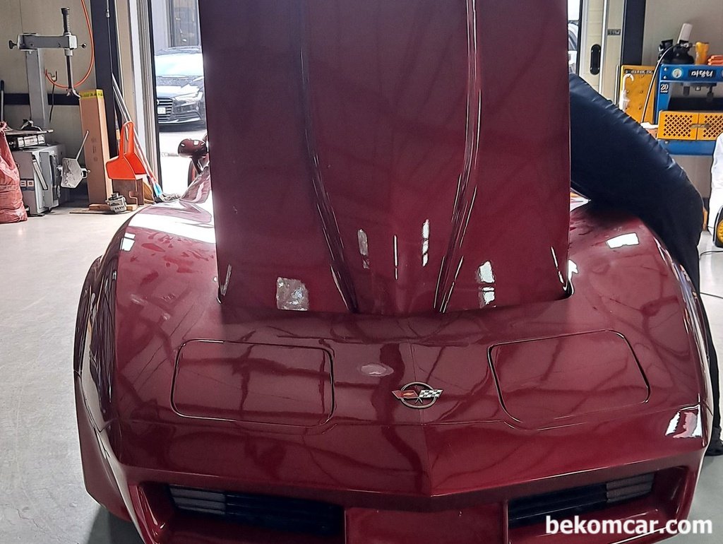 쉐비 콜벳 C3 앞 모습, 인증절차를 준비중이다|베콤카 (bekomcar.com)