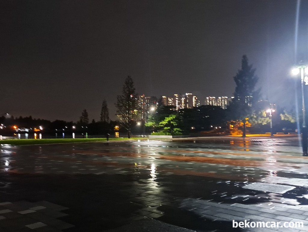비오는 날 일산 호수공원, 여름이 더 있어주길.|베콤카 (bekomcar.com)