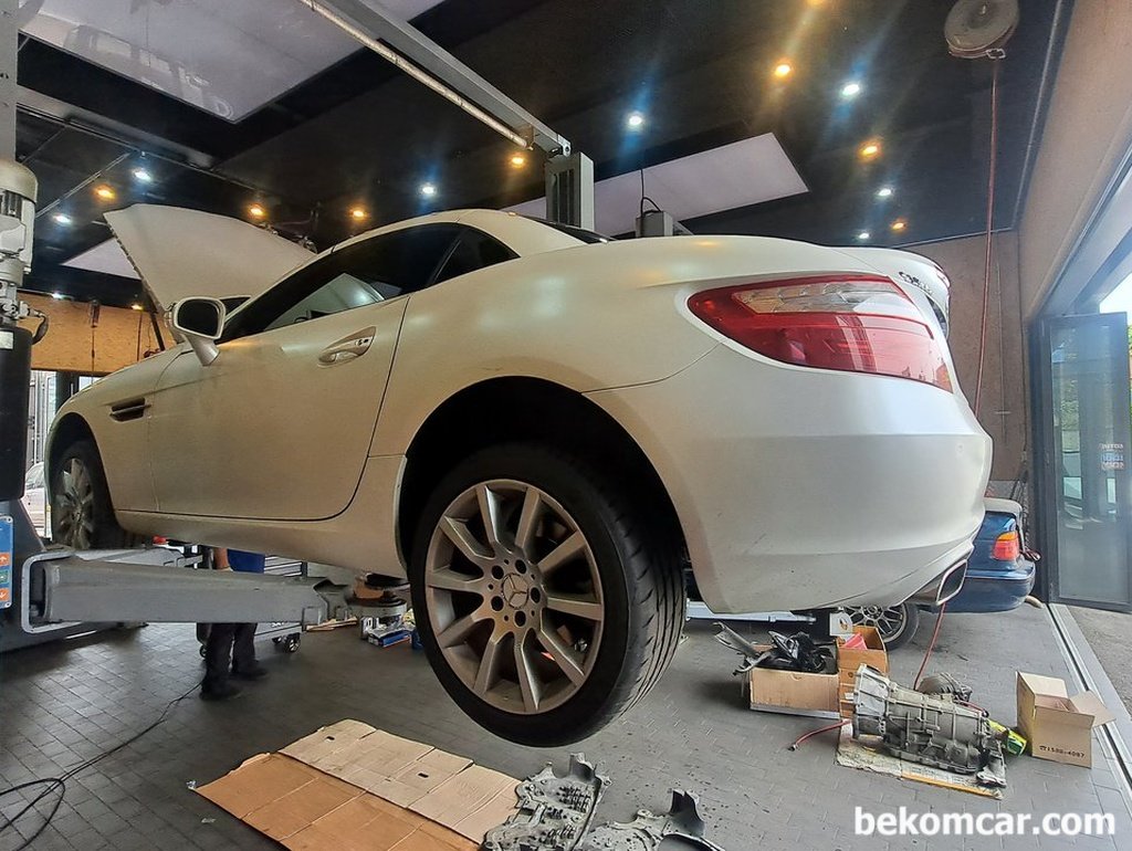 메르세데스 벤츠 SLK55 미션오일, 엔진오일 등 교환|ベコムカー (bekomcar)