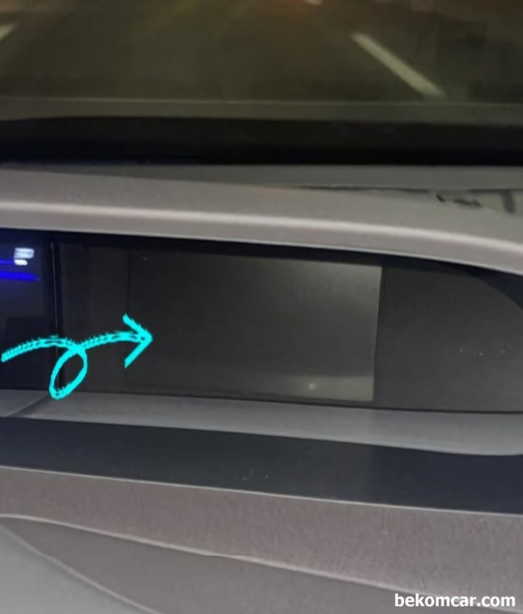 혼다 시빅 9세대 차량입니다. 대시보드 iMID 화면이 갑자기 먹통입니다. 왜 그럴까요?|bekomcar.com