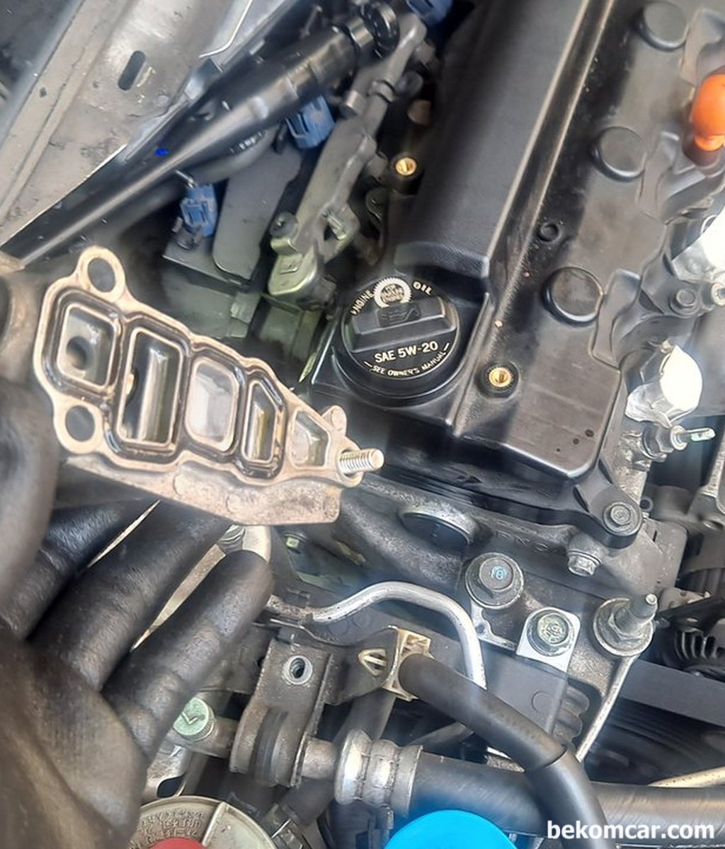 혼다 시빅 8세대 조수석 아래 누유원인이 VTEC 스풀벨브라고 합니다. VTEC 이 뭔가요?|bekomcar.com
