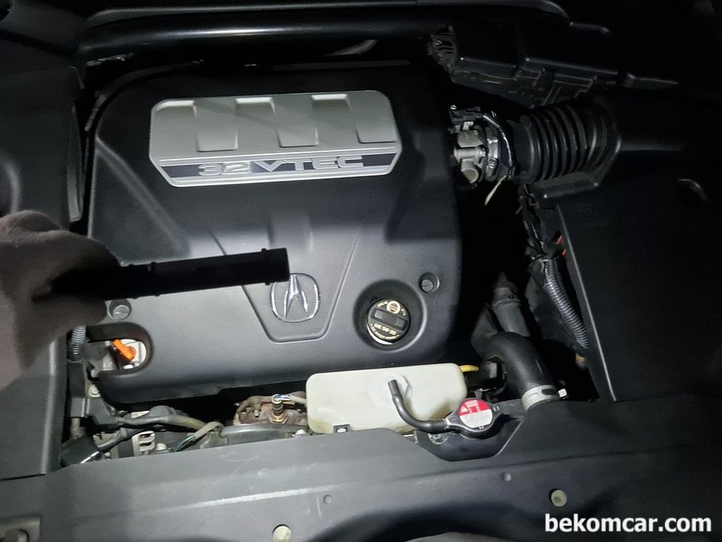 북미버전 혼다 아큐라 TL 전륜구동 차량 엔진룸 점검|ベコムカー (bekomcar)