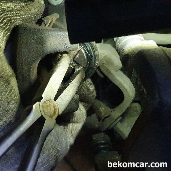 뒤 브레이크 피스톤 집어넣기, None|贝科姆汽车 (bekomcar)
