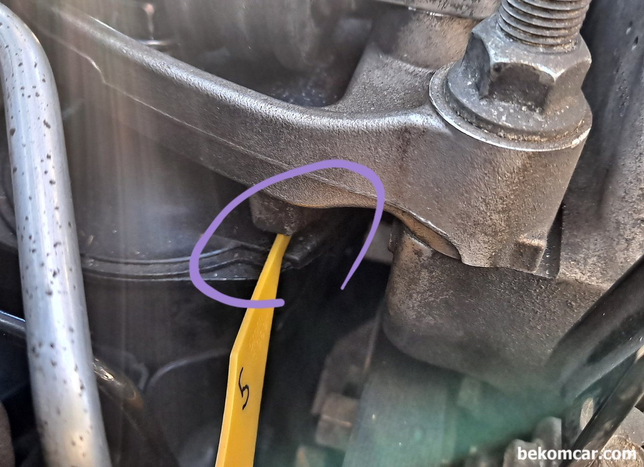 혼다 ACM, Active Control Engine-Mount System 이 무엇인가요?, 혼다 시빅 엔진마운트 사진. ACM 미 적용차이다. 자료사진으로 올린다.|بيكومكار  (bekomcar)