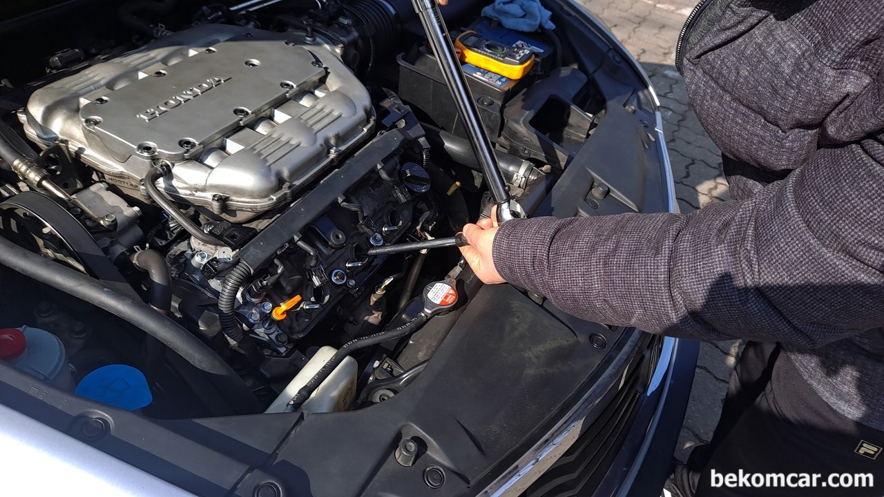 혼다 어코드 8세대 3.5L 점화플러그 누유현상, 튜브씰 점검필요, |贝科姆汽车 (bekomcar)