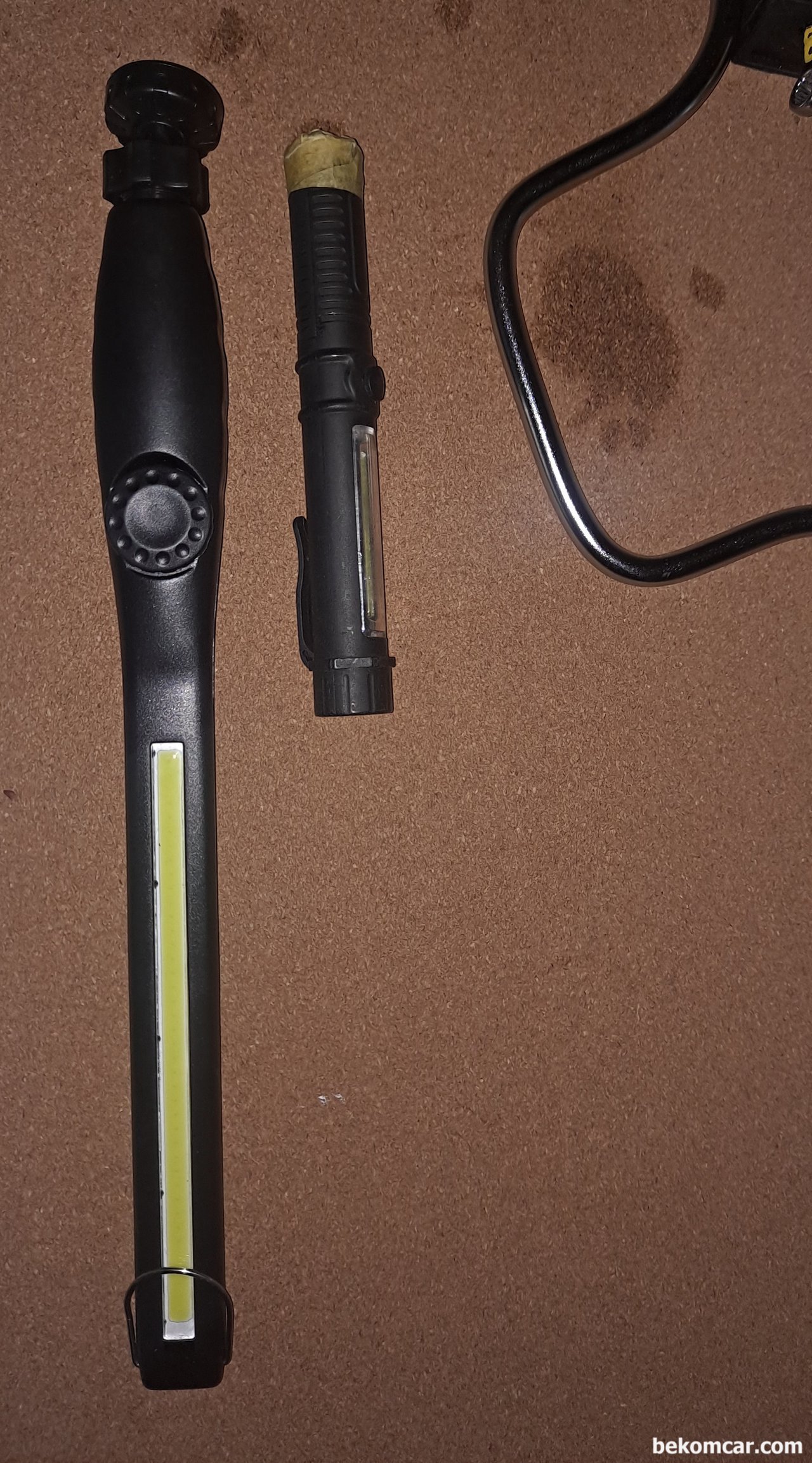 휴대용과 좀 큰 자동차 COB LED 정비점검등 비교해본다, 크고 작은 자동차 검사나 점검시 샤용하는 LED COB 라이트 비교사진|bekomcar.com