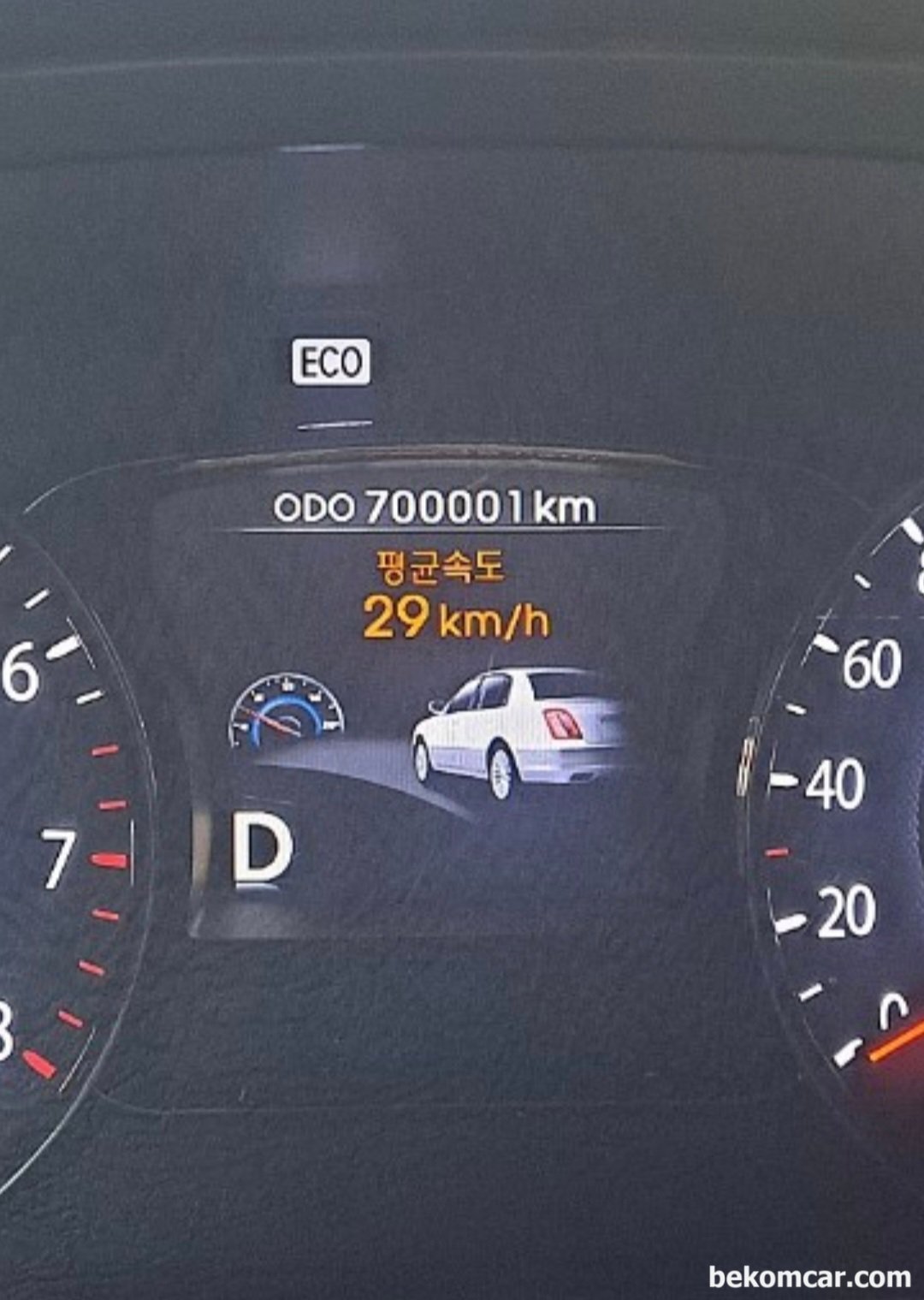 700,001km 주행차량. 아직도 생생하다, 700,001km 주행차량. 현대자동차 NF소나타. 사진자료: NFFR, https://cafe.naver.com/nffriend|베콤카 (bekomcar.com)