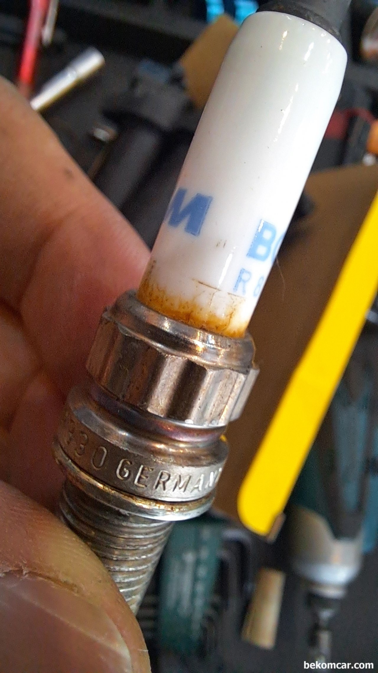 12각 14mm 보쉬 점화플러그 교환후 상태점검, 12각 14mm 보쉬 점화플러그 교환후 육안점검상 특이점은 없다.|ベコムカー (bekomcar)