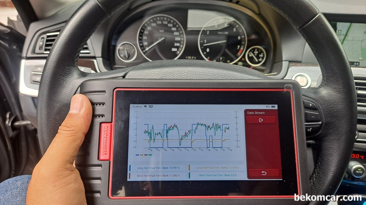 BMW530i F10 진단기 건강검진보고서 연료보정값., BMW530i F10 단기 및 장기연료보정값이 +0.78%~-3.1%정도로 매우 좋게 측정된다. STFT 과 LTFT은 아이들시 1500RPM 2500RPM 3500RPM에 서 체크해본다.|bekomcar.com