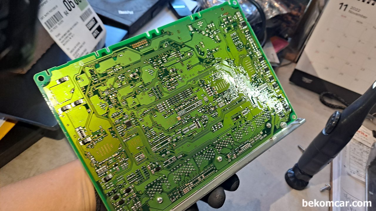 렉서스 GS430 ECM 및 미션이슈등 1차 진단수행, 렉서스 GS430 ECM PCB보드|베콤카 (bekomcar.com)