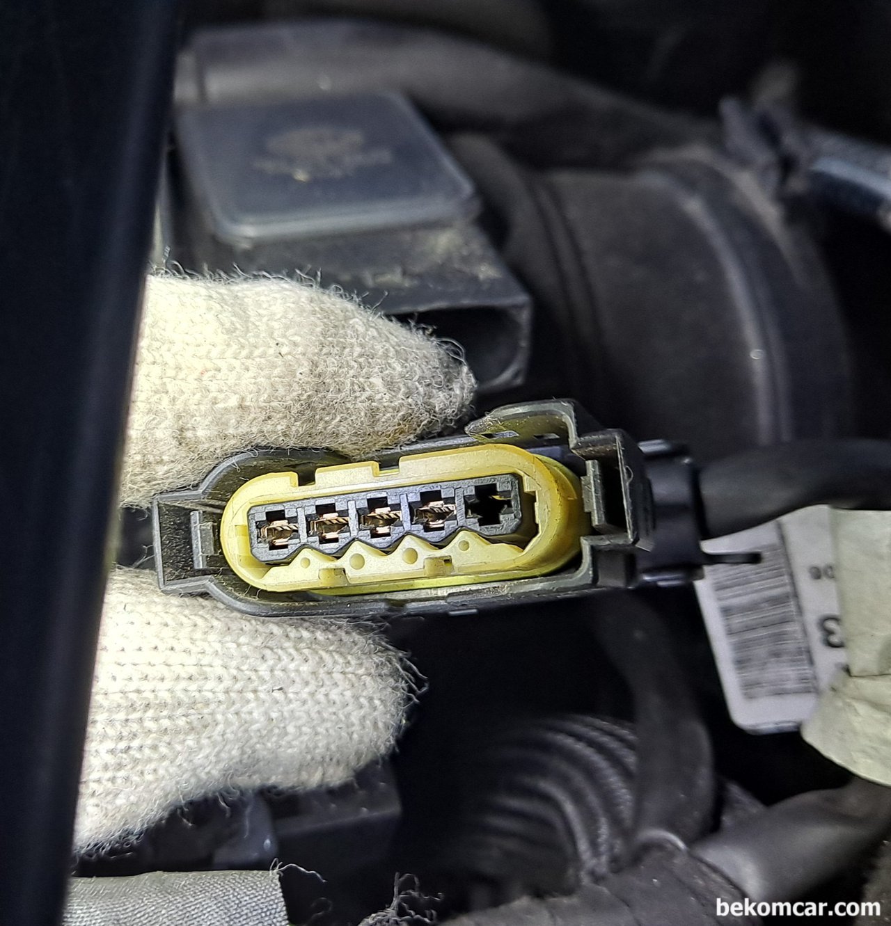 벤츠 E200K W211, 201C-001 농후고장코드, 벤츠 E200K W211, 201C-001 농후고장코드등 진단결과 잠정적 주요 용의자로 좁혀진 공기유량센서 MAF센서이다.|베콤카 (bekomcar.com)