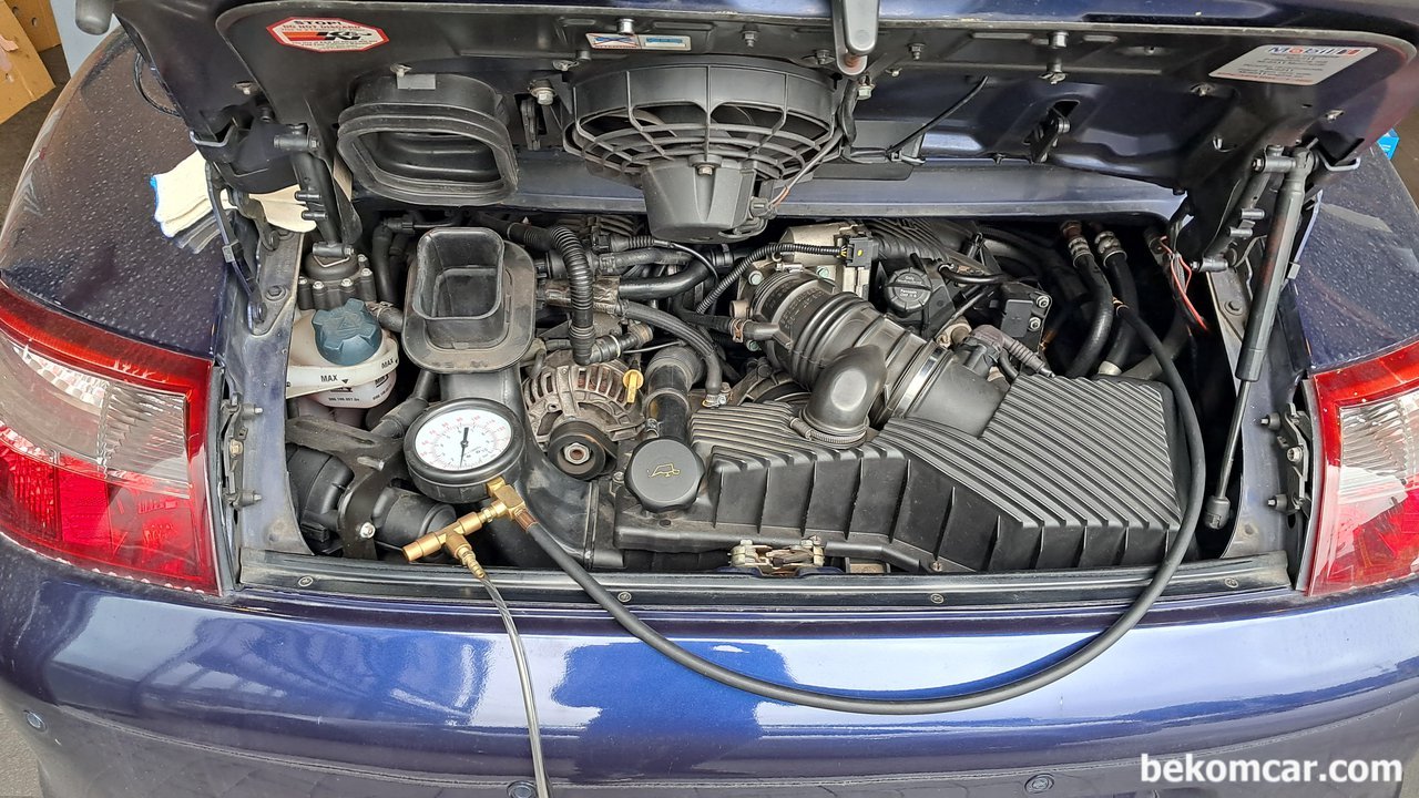 2002 포르쉐 911 연료압력이 32PSI 정도이다, 2002 포르쉐 911 연료압력이 32PSI정도이다. 연료압력이 낮아서 운행성에 이슈가 있는 상태이다.|bekomcar.com