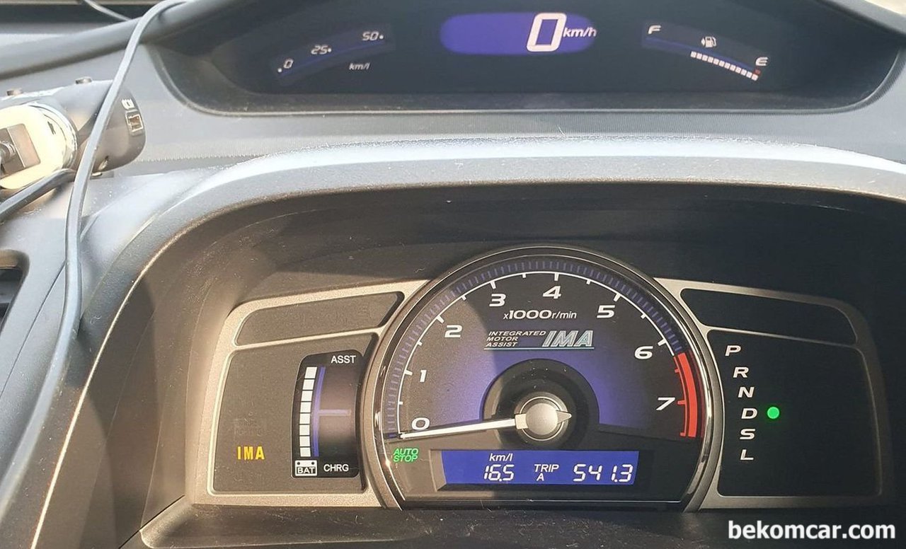 P1488 (Battery Module Overheating) 고장코드 뜨고, 하이브리드전문 업체에서는 하이브리드 배터리를 교환해야 한다고 하네요. 비용이 걱정입니다., 혼다 하이브리드 시스템 IMA를 탑재한 8세대 시빅이다. 계기판에 IMA 표시등과 진단기 스캔결과 P1488 & U1204 고장코드가 발견된다. P1488은 하이브리드 배터리 모듈 과열상태를 의미한다.|ベコムカー (bekomcar)