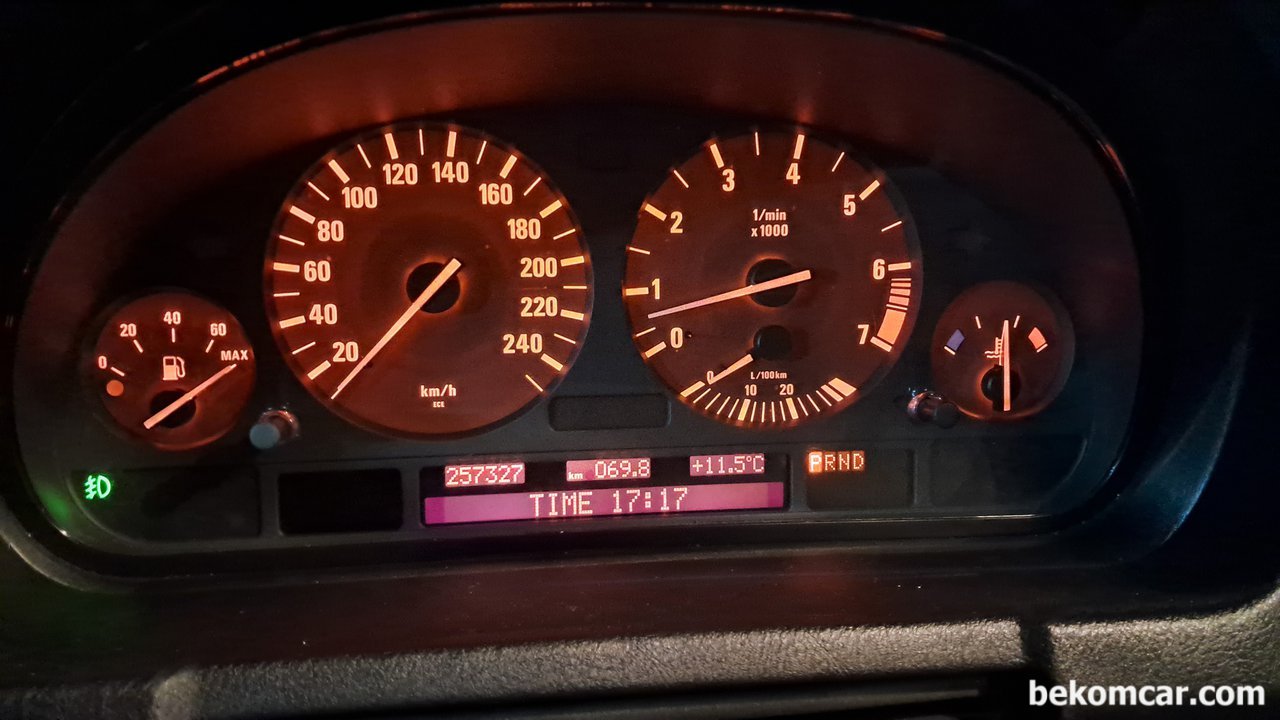 2004년 BMW X5 E53 3.0i 촉매고장코등 진단 및 향후정비 방향, 베콤카 촉매고장 여부 진단차량은 2004년 BMW X5 E53 3.0i 이다. 결론적으로 촉매는 이상이 없고, 산소센서 역시 4개다 정상작동됨을 확인한다. 계기판에 엔진체크등도 없다. 현재 주행거리는 약 257,327km이다.|베콤카 (bekomcar.com)